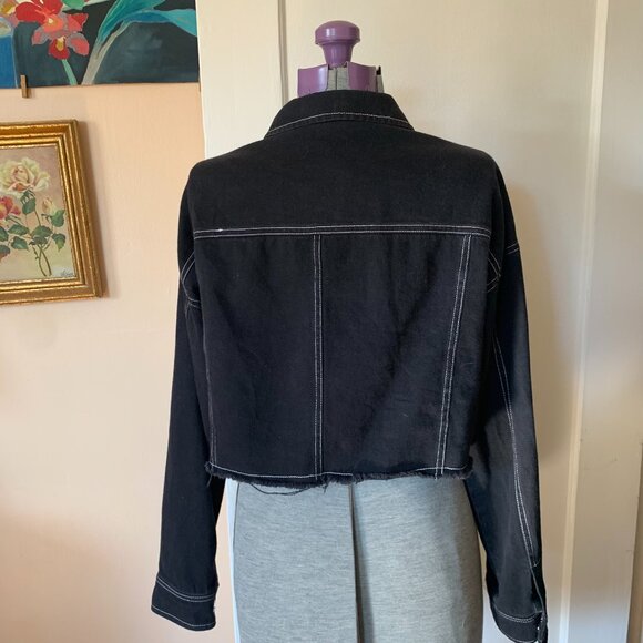 FOREVER 21 M Jean Jacket Black Denim Shirt Cropped Fringe Hem Button Up Boxy - Picture 3 of 6
